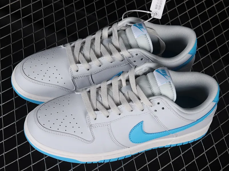 All Categories Nk SB Dunk Series Nk SB Dunk Low Low-top sneakers Cost-effective version Nk Dunk Low "Light Blue" Gray North Carolina SB low-top sports and leisure sneakers DV0831-001